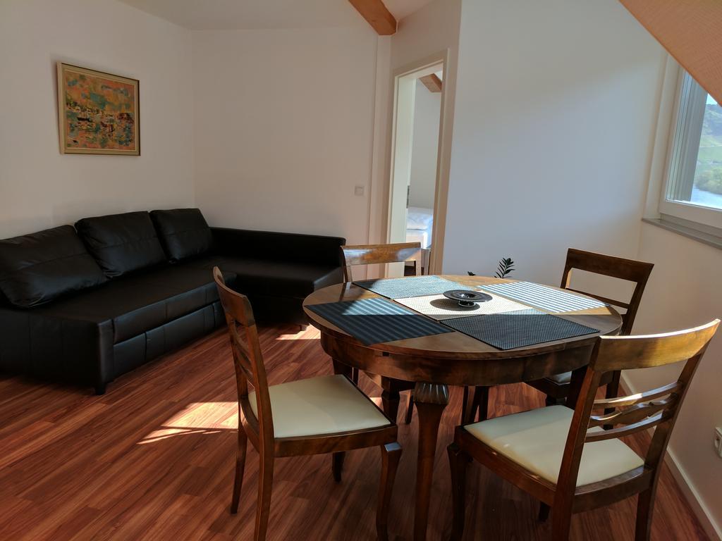 Ferienwohnung "Zum Klosterruinenblick" Kröv Exterior foto